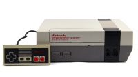 Игровая приставка Nintendo Entertainment System (NES-001)