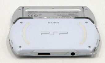Игровая приставка Sony PSP N-1008 GO 16Gb White Б/У